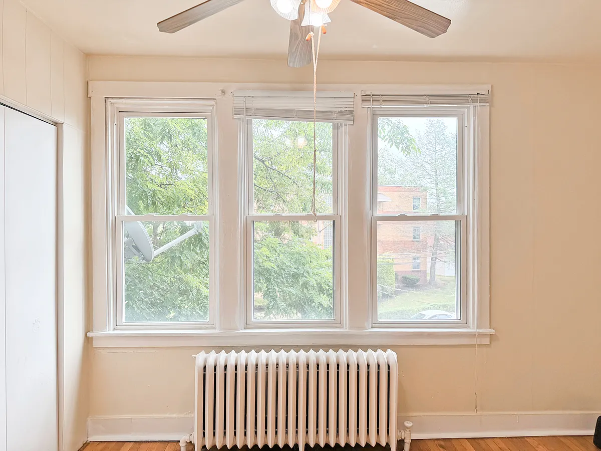 Building Photo - 5727 Phillips Ave #1