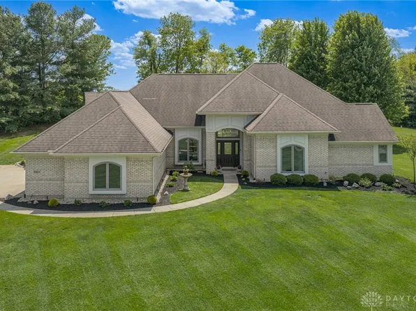 2811 River Edge Cir, Spring Valley, OH 45370