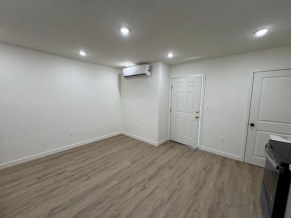 4th image of 1224 N Formosa Ave #13