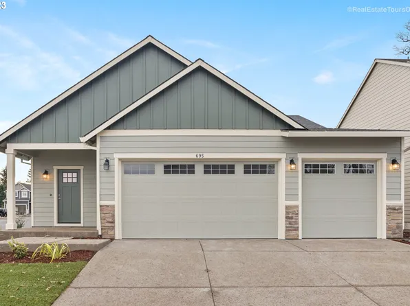 695 E Cleveland St, Carlton, OR 97111