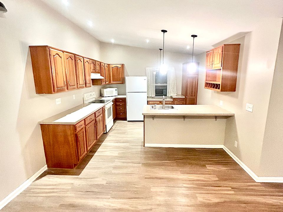 1st image of 62 East Ave #1