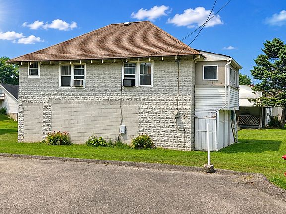 4th image of 322 Indiana Ave