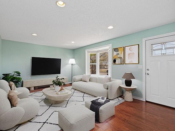 3rd image of 3411 N Douglas Ave