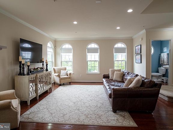 3rd image of 3827 Cullingworth Rd