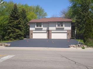 562 E Lisbon Rd #562, Oconomowoc, WI 53066