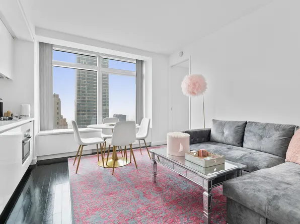 123 Washington Street 41H image 1 of 4
