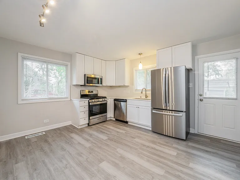 29 S Ash St — Photo 6