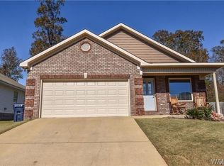 5008 Smithfield Cir, Northport, AL 35473