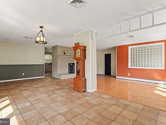 5th image of 1604 Bulls Ln