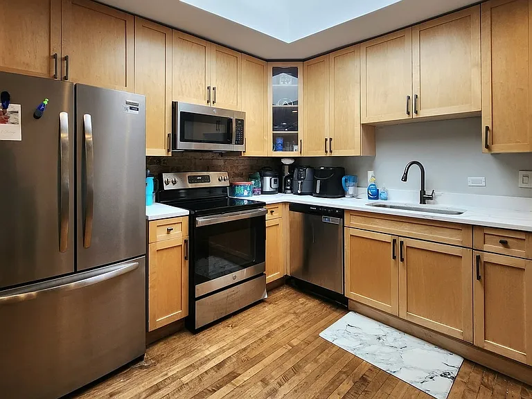 1539 N Wells St #4 — Photo 8