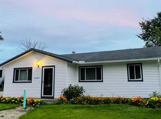 21187 Willow Ln, Strongsville, OH 44149