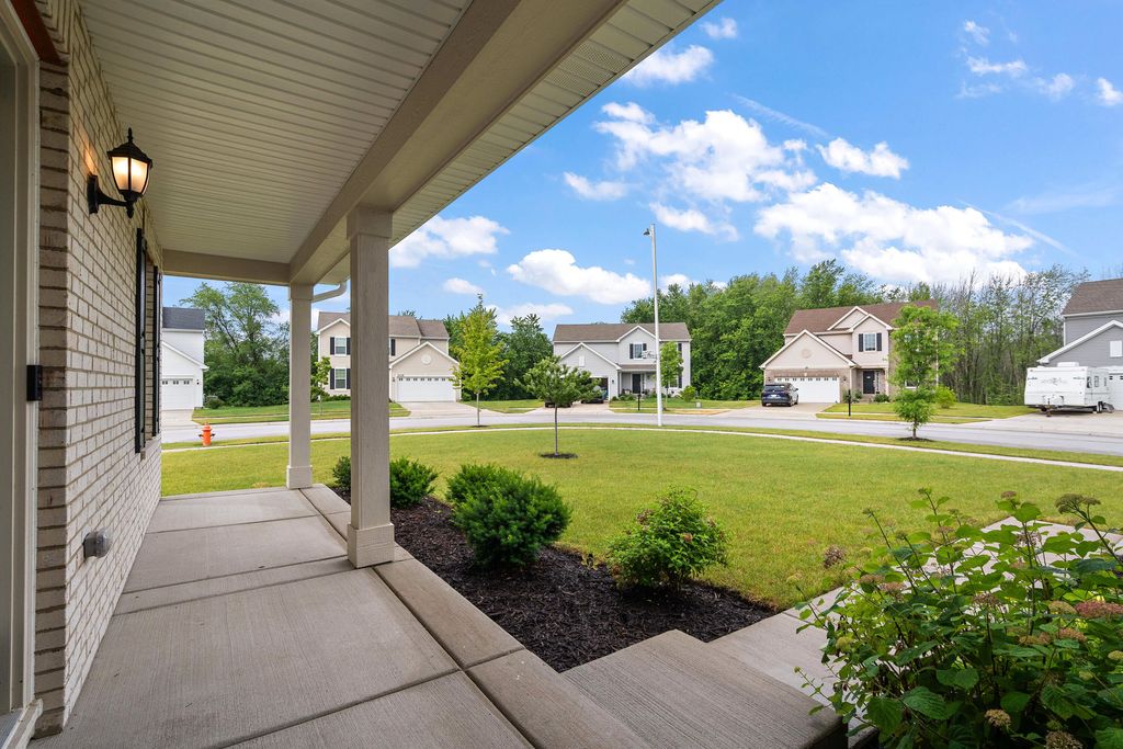 11135 Michigan Pl, Crown Point, IN - View 4