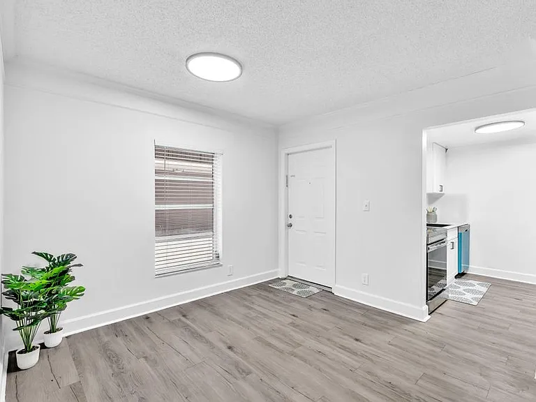 Nottingham Pine Luxury Apartment Homes — Photo 35