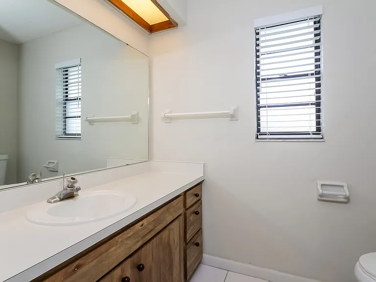 326 Montgomery Ave — Photo 10