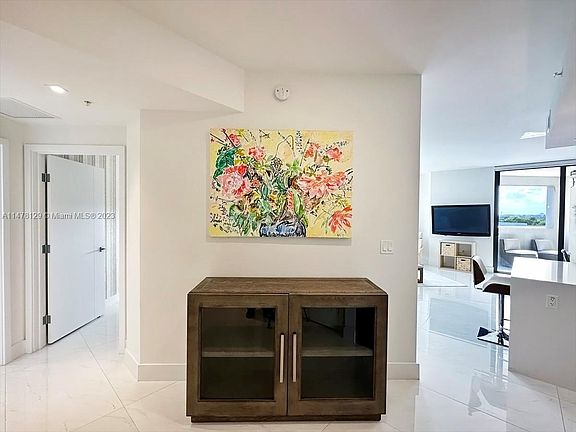 3rd image of 301 Altara Ave #516
