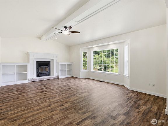 3rd image of 1719 Hemlock Drive