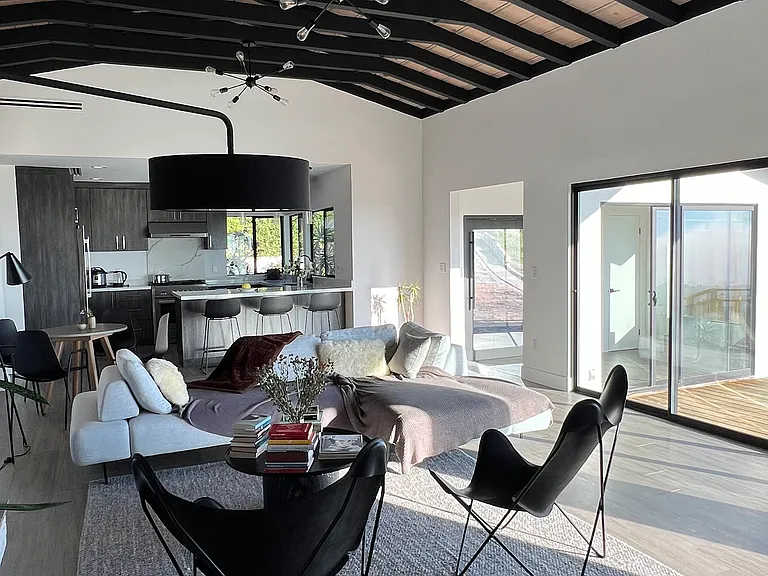 353 Mariposa Dr #H — Photo 32