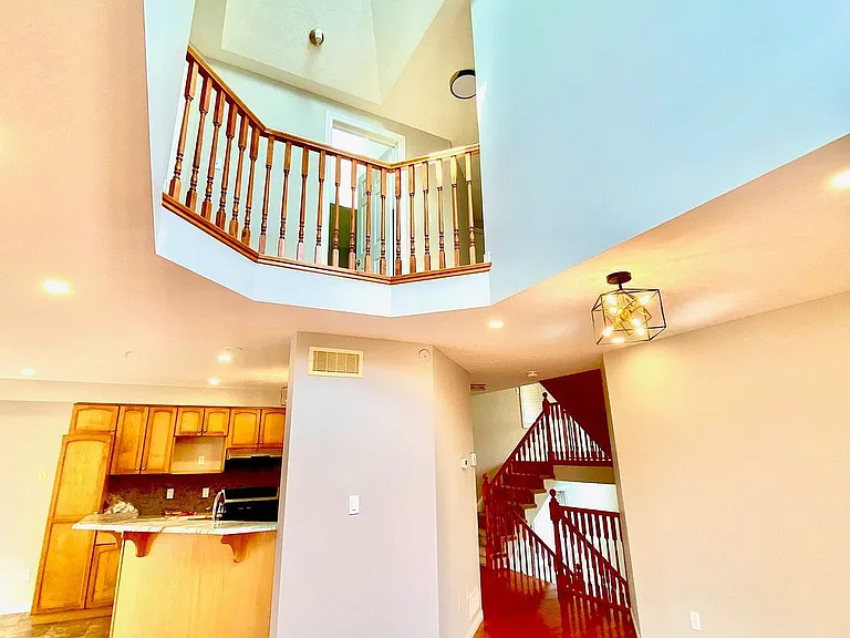 154 Severn Dr #UPPER — Photo 8
