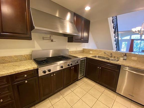 4th image of 4805 Bellflower Ave Unit 308