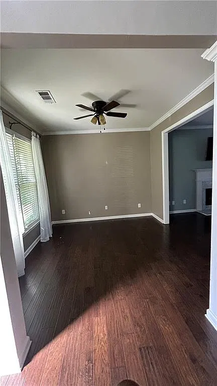 4 bed, 2.5 bath, 2295 sqft, $2,995 — Photo 4