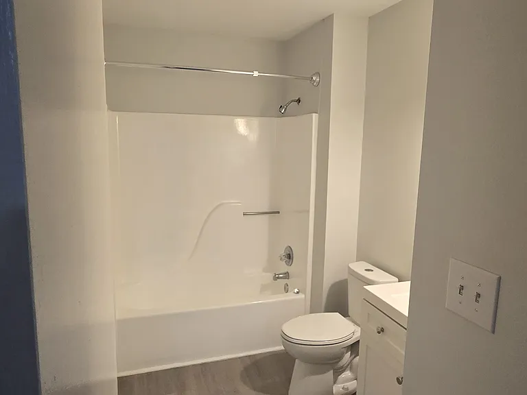 108 Pleasant Dr #C — Photo 9