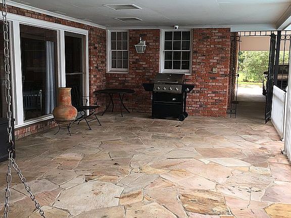 5th image of 1335 Horseshoe Dr