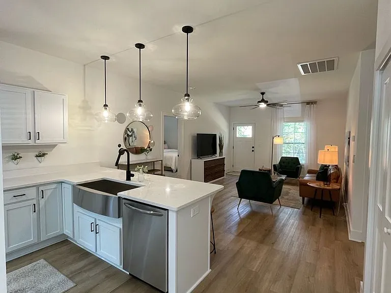 261 Willow Ct — Photo 3