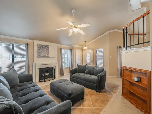 649 Harvest Hill St, Lewisville, TX 75067