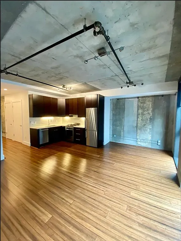 347 Berry Street — Photo 1