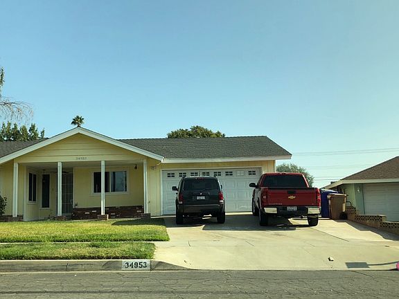 3rd image of 34953 Persimmon Ave
