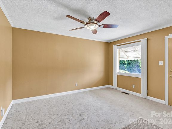 5th image of 1209 Sterling St