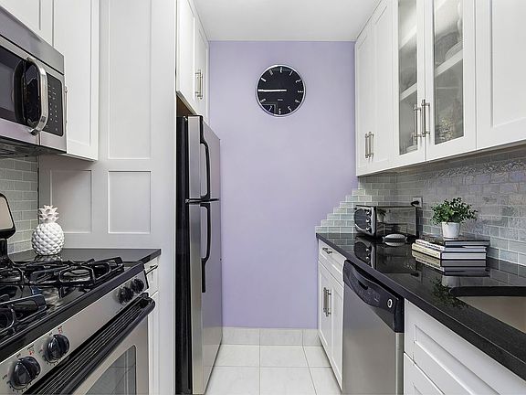 4th image of 201 E 66th St APT 12D