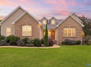 250 Berkshire Ln, Albertville, AL 35950