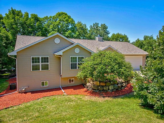 5th image of 4729 Gaston Cir