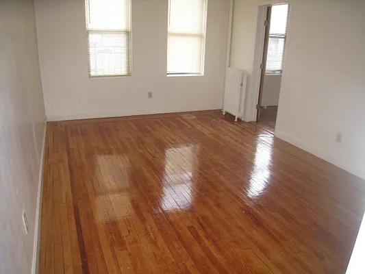 Rented by Alexiou Realty | media 1