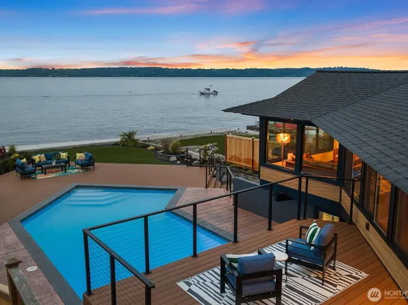 11213 Arroyo Beach Place SW, Seattle, WA 98146