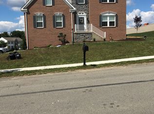 11623 Salerno Dr, North Huntingdon, PA 15642