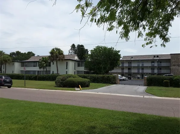 6100 12th St S APT 116, Saint Petersburg, FL 33705