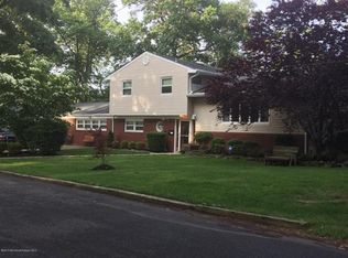 7 Bauer Ave, Oakhurst, NJ 07755