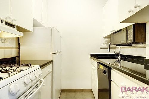 4th image of 176 E 77th St APT 12A