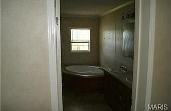3rd image of 4048 E Shore Dr