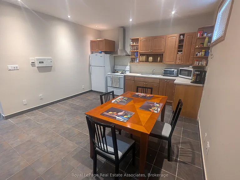 48 Mississauga Rd N #4 — Photo 7
