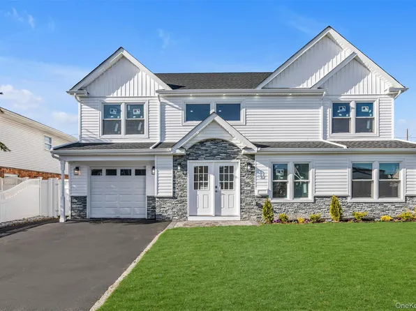 33 Prentice Road, Levittown, NY 11756