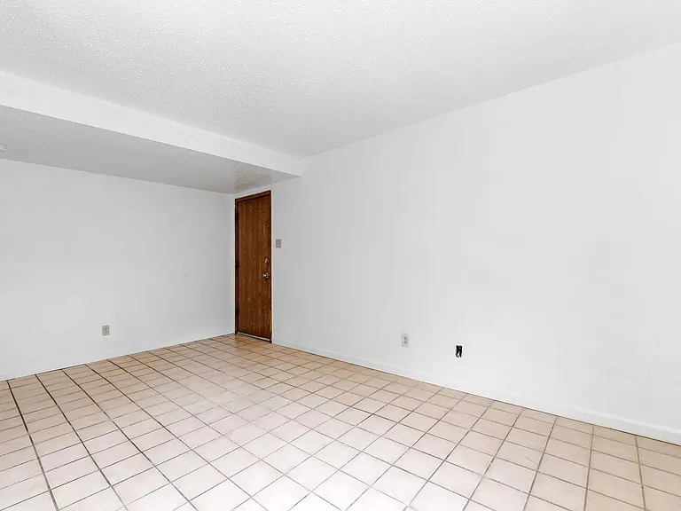 334 Mount Everest Dr — Photo 4