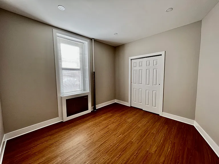 48-20 Vernon Blvd #2 — Photo 13