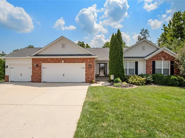 7026 Magona Ct, Maryville, IL 62062