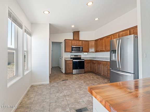 5th image of 575 Ranch House Rd