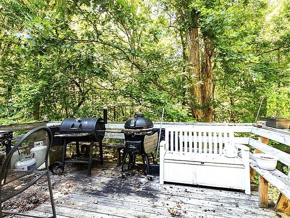 5th image of 2415 Old Oak Pl