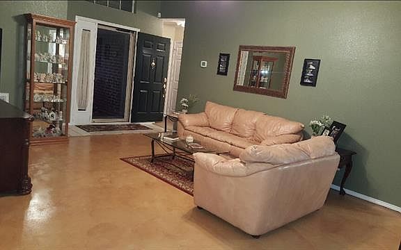 3rd image of 729 Deauville Dr