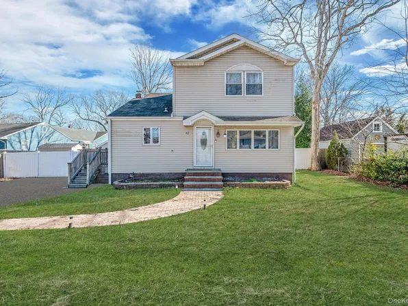 62 9th Street, Ronkonkoma, NY 11779